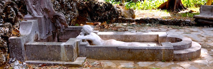 Parque La Guira : beauté étendue admirant un lion curieux © Robin Thom ::: Pinar © Frank987ss flickr.com