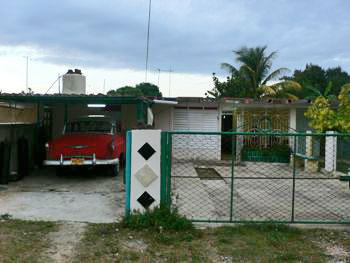 Sandino Sunso y Gina La facade ] Une chambre  sogestour